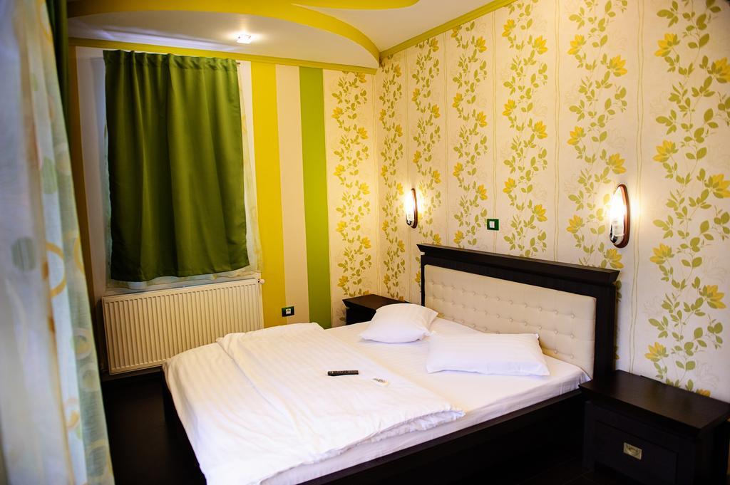 Vila Hd Hunedoara Kamer foto